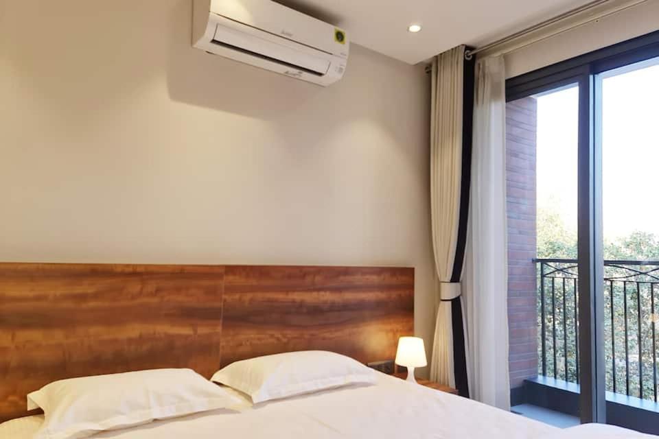 Apt# One-Four-Two - With Lift - High Speed Wifi - Smart Tv Nueva Delhi Exterior foto